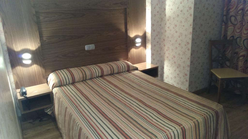 Hotel Ideal 비야로블레도 외부 사진