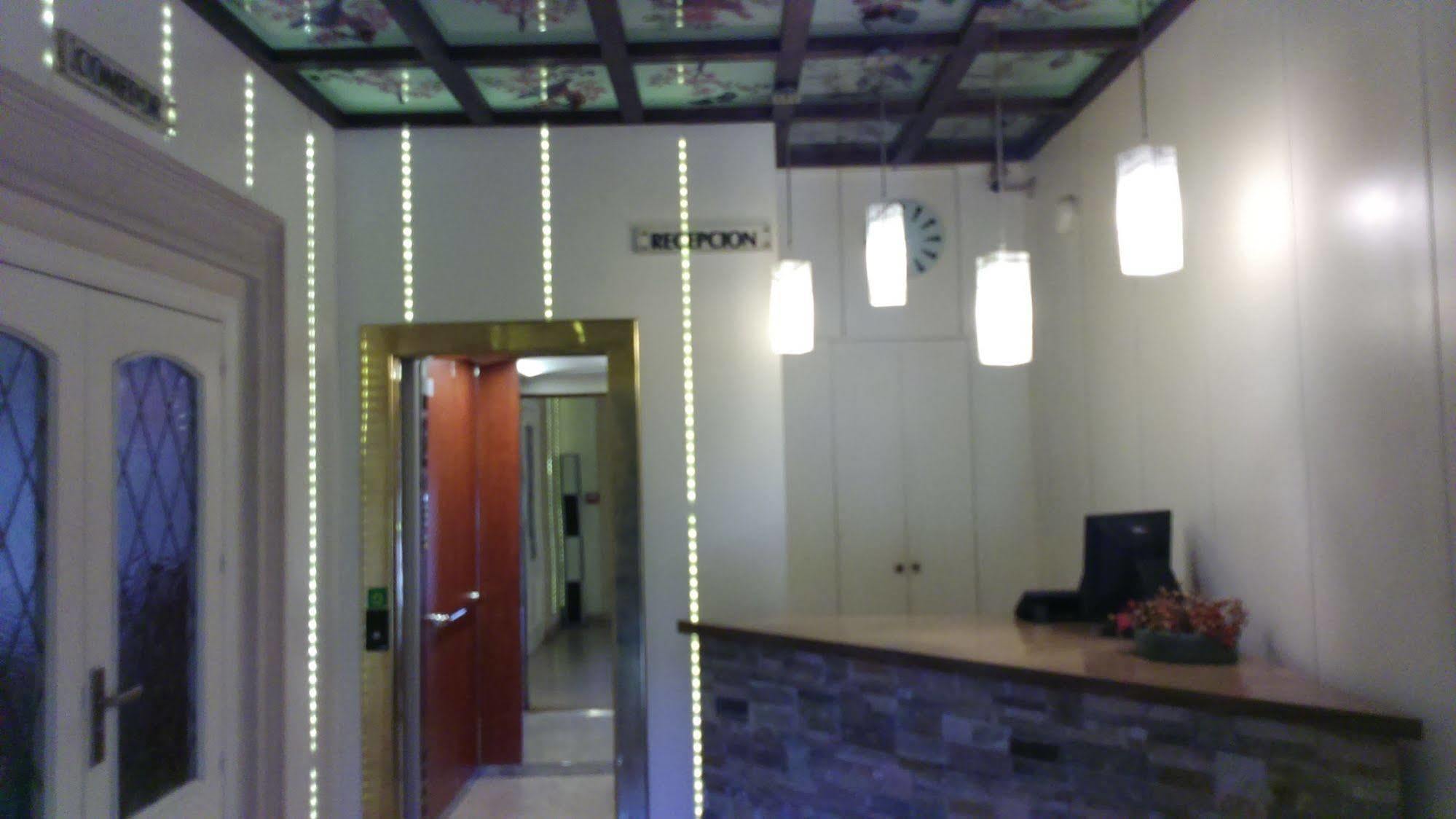 Hotel Ideal 비야로블레도 외부 사진